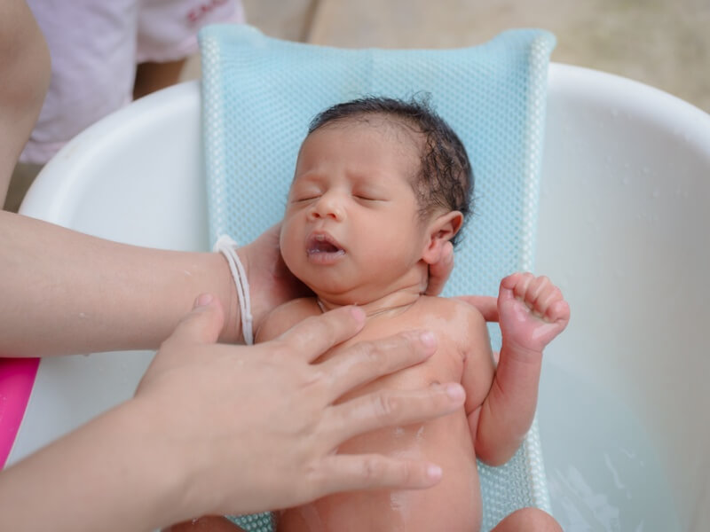 赤ちゃん用バスマットおすすめ5選 使い方も確認してバタバタのお風呂をスムーズに バスタイムクラブ